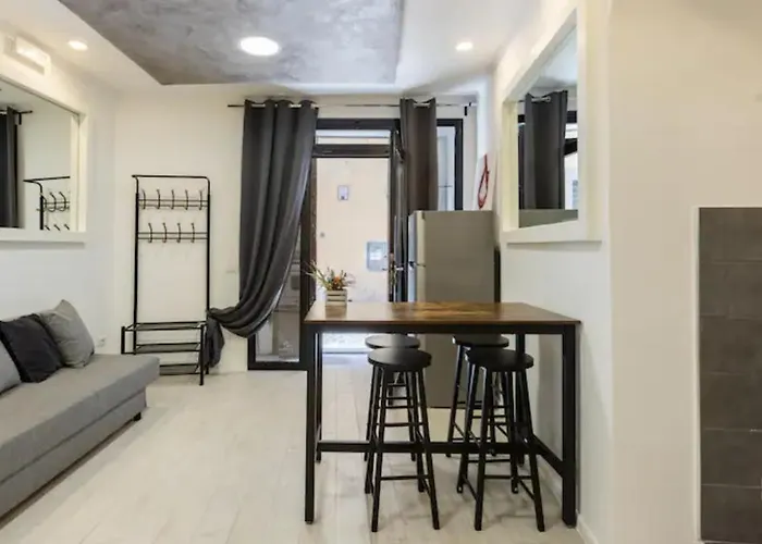 Historical Workshop Apartment - Fico